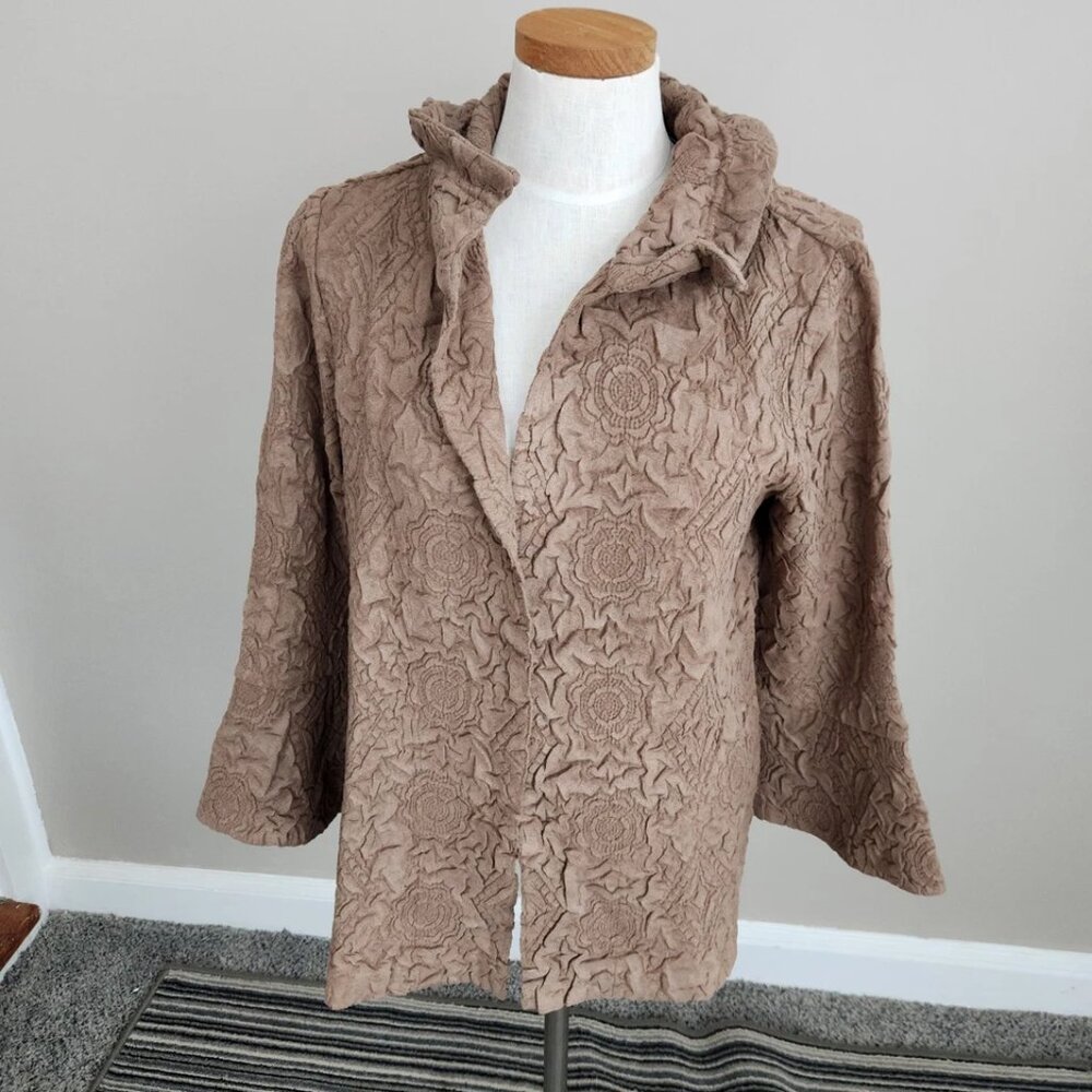 Chico's travelers Crinkle brown Jacket Ruffled Front Button Closure Size 1